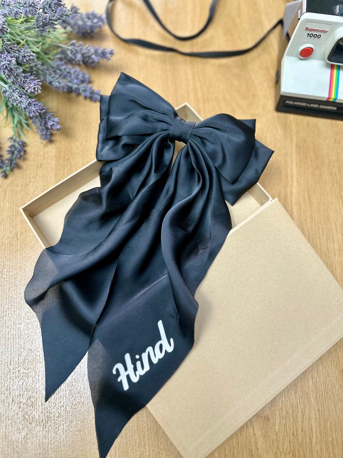 Barrette en satin personnalisable – Un accessoire élégant et unique