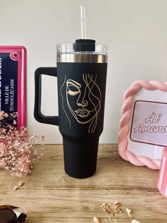 🖤 “Regarde-moi bien”