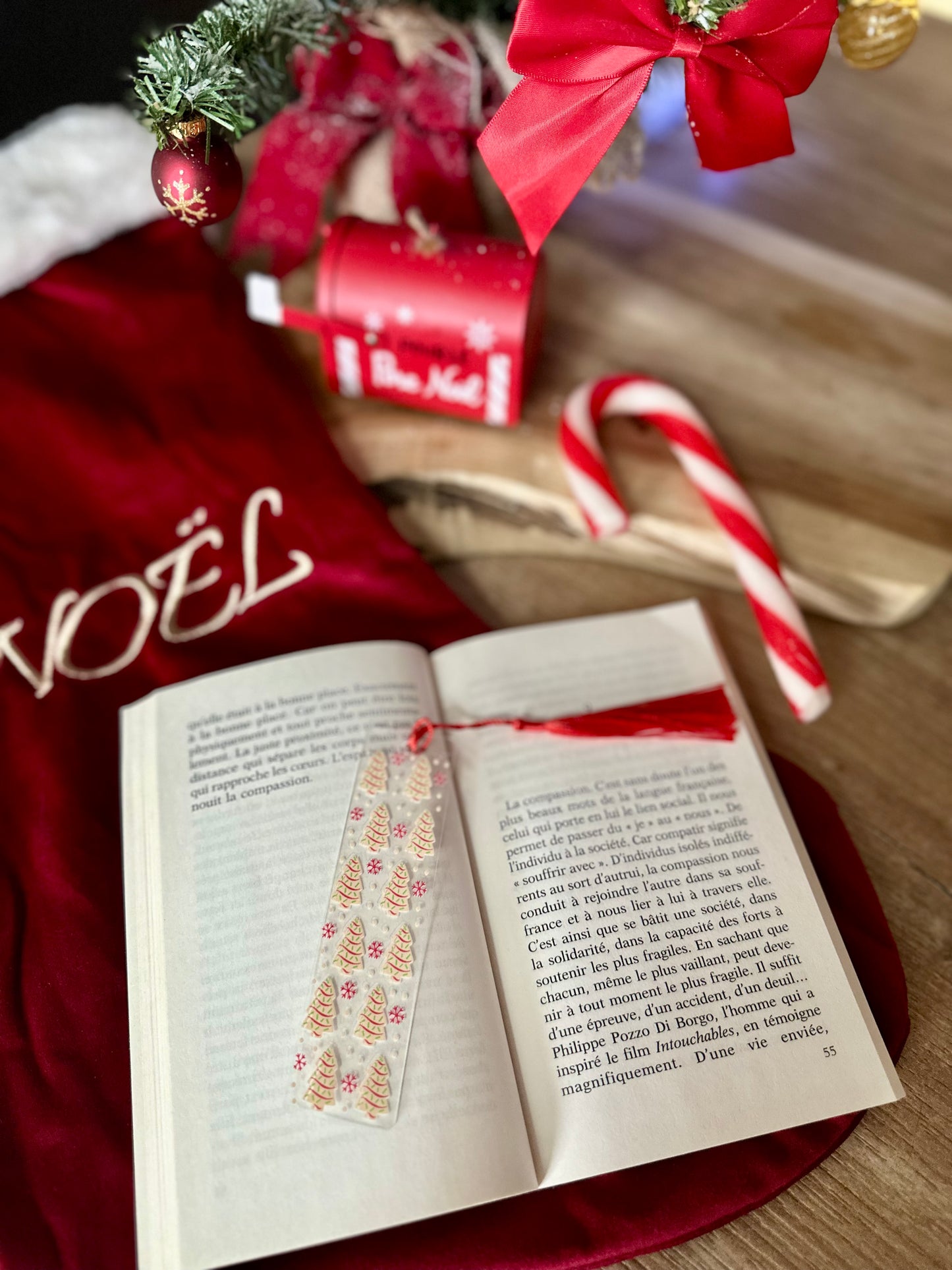 📚 Marque-page - Forêt de Noël Rouge